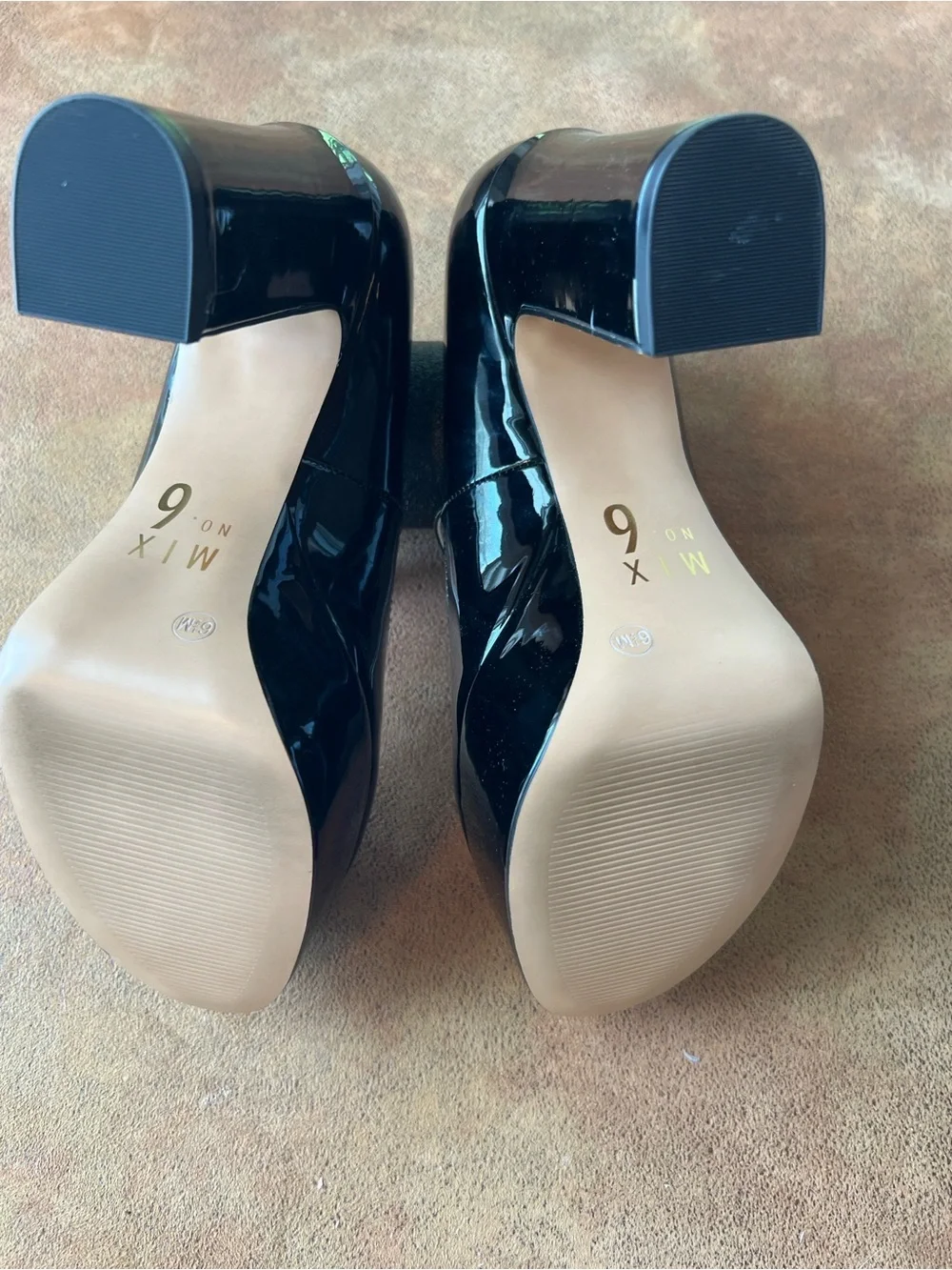 Mix No. 6 Black Patent T-Strap Mary Jane Pumps. Size 6.5